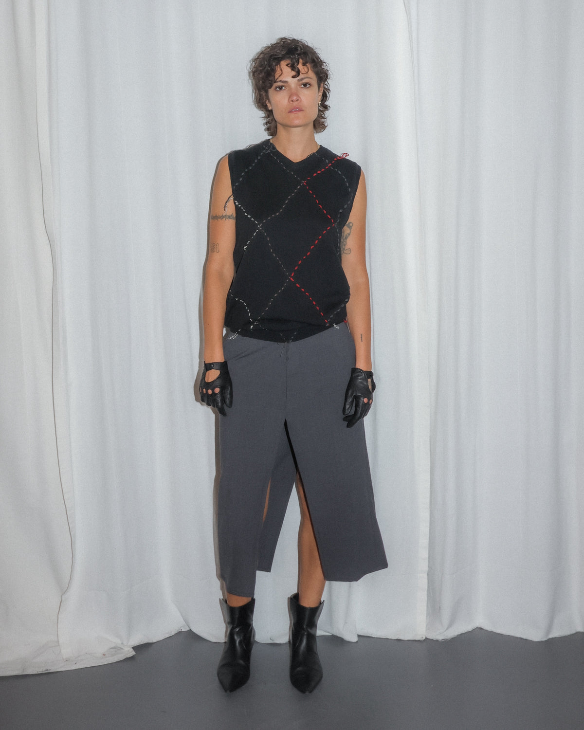 Black embroidery vest by RE;INCARNATED – image 1 of 4