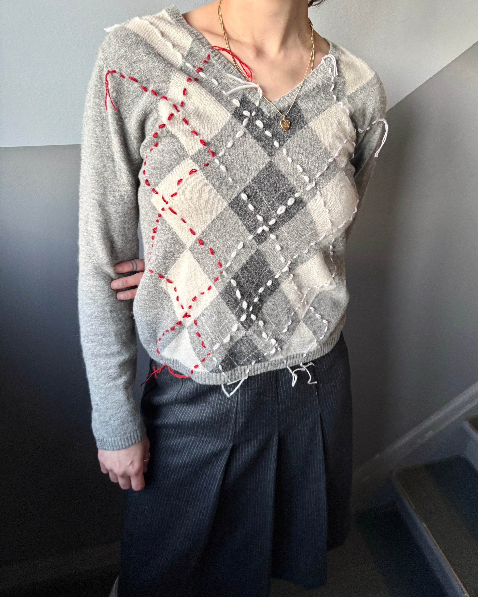 GREY ARGYLE KNIT – SIZE M