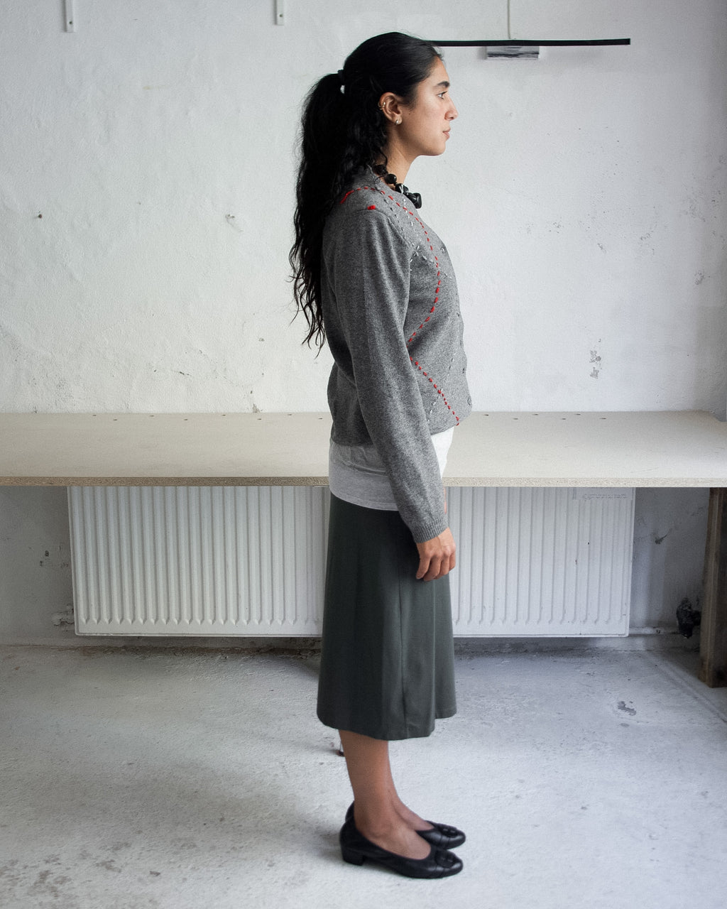 GREY EMBROIDERY KNIT