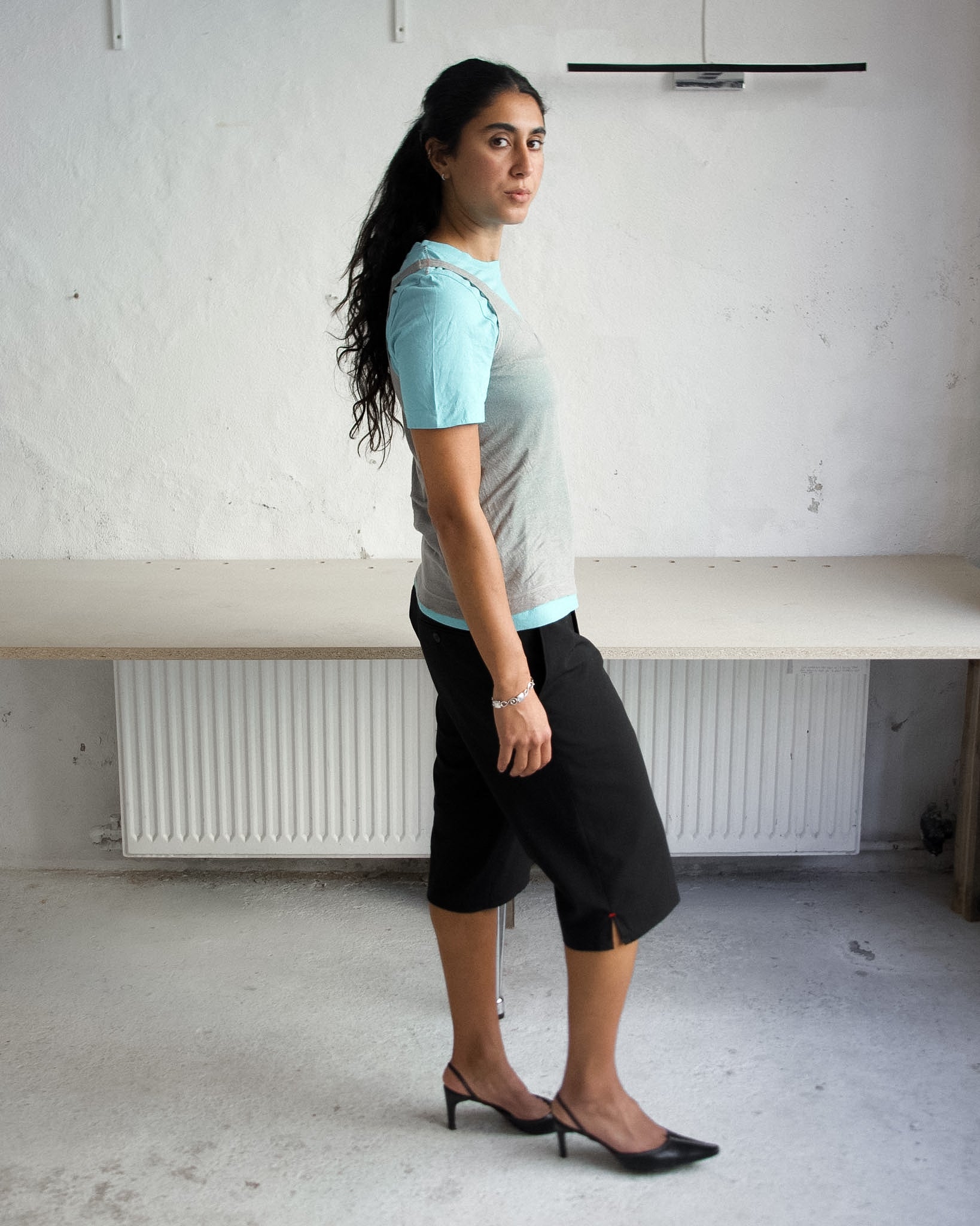 BLACK SLIT CAPRIS