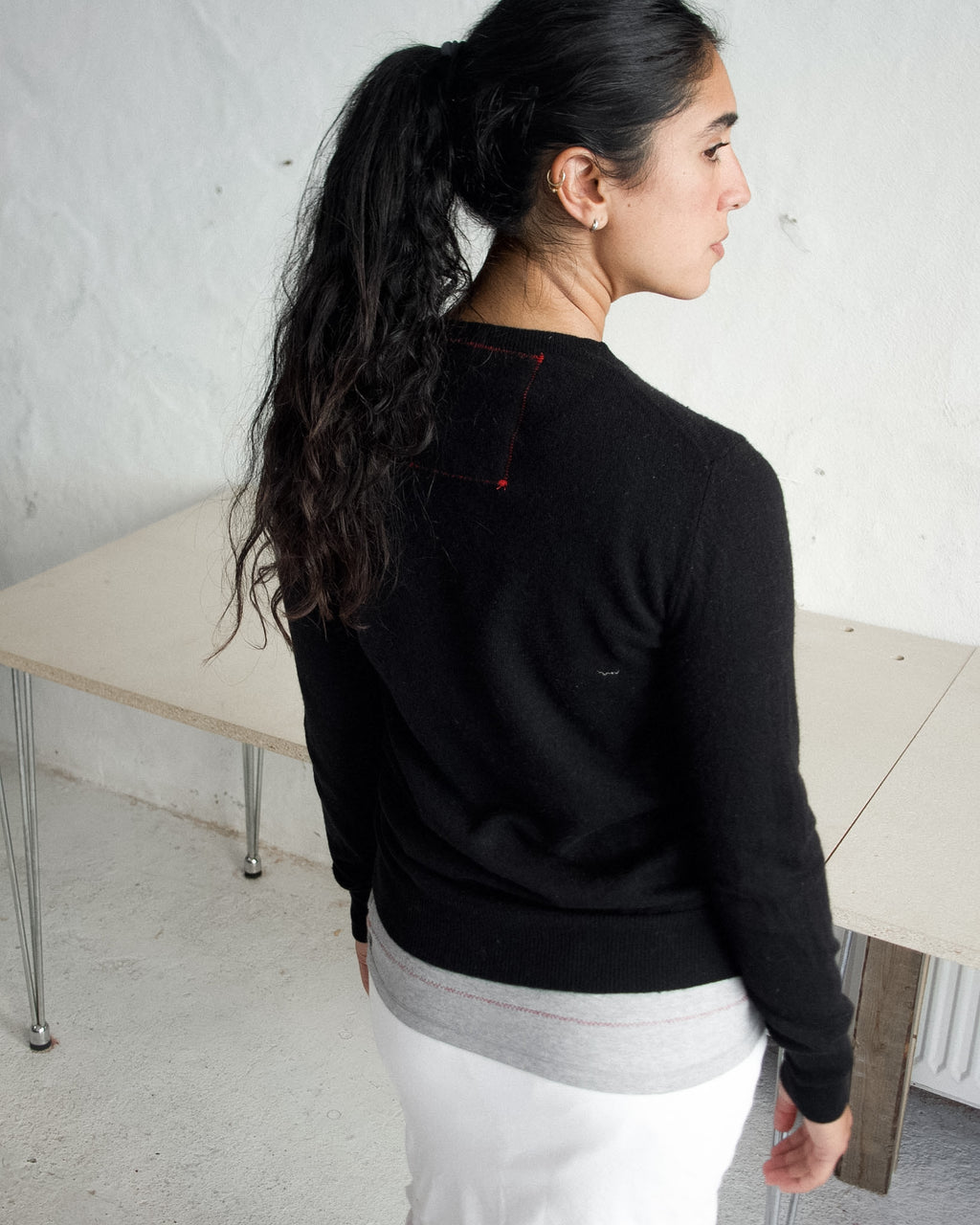 BLACK EMBROIDERY KNIT