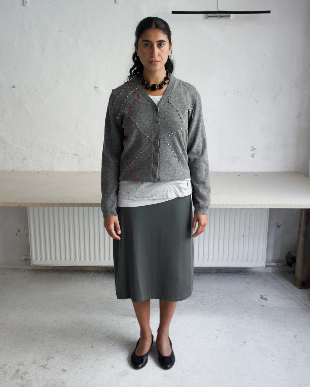 GREY EMBROIDERY KNIT
