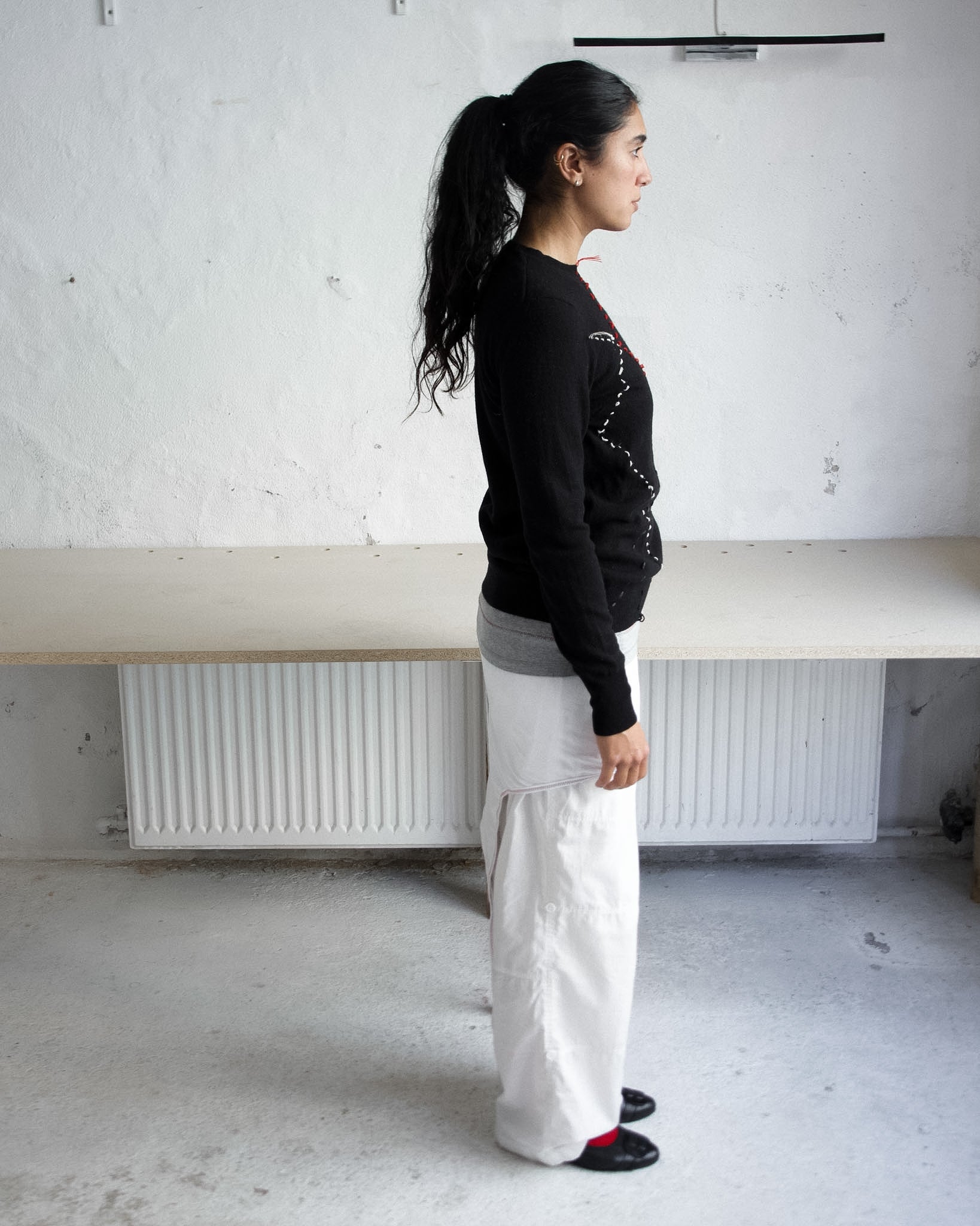 BLACK EMBROIDERY KNIT