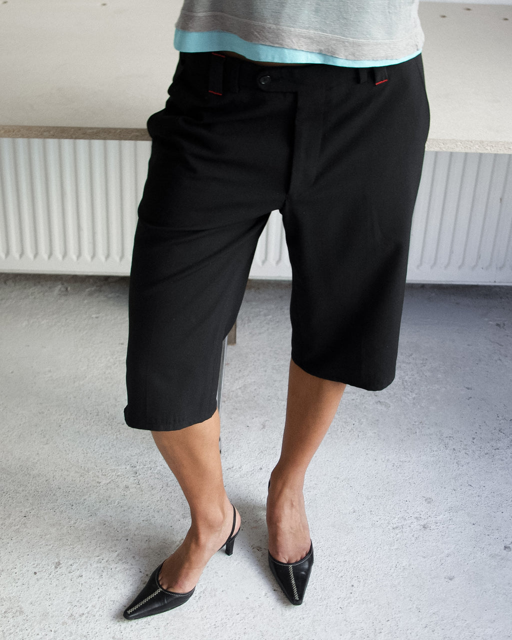 BLACK SLIT CAPRIS